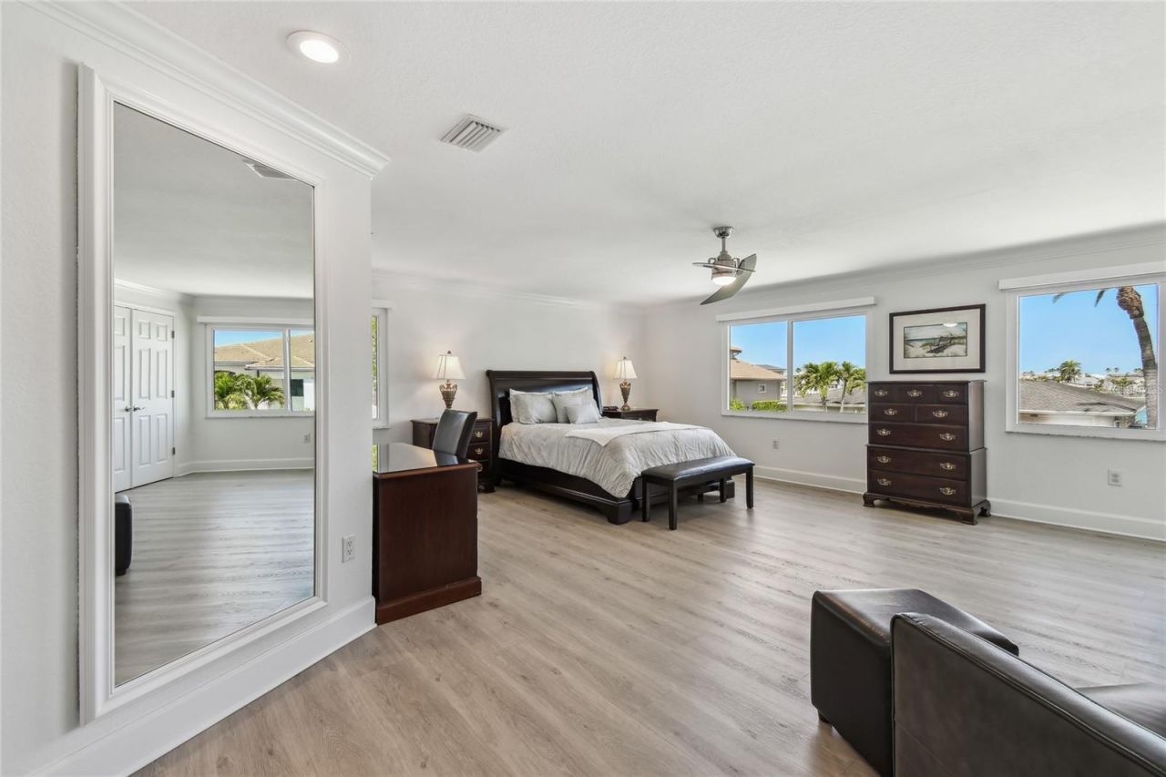 2233 Donato Drive, Belleair Beach, FL 33786 Photo