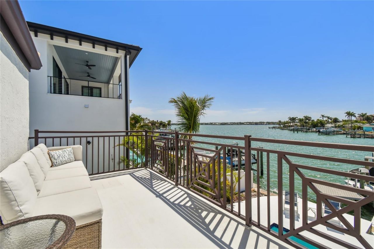 2233 Donato Drive, Belleair Beach, FL 33786 Photo