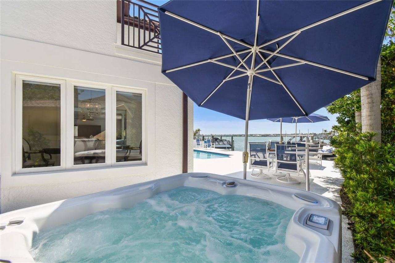 2233 Donato Drive, Belleair Beach, FL 33786 Photo