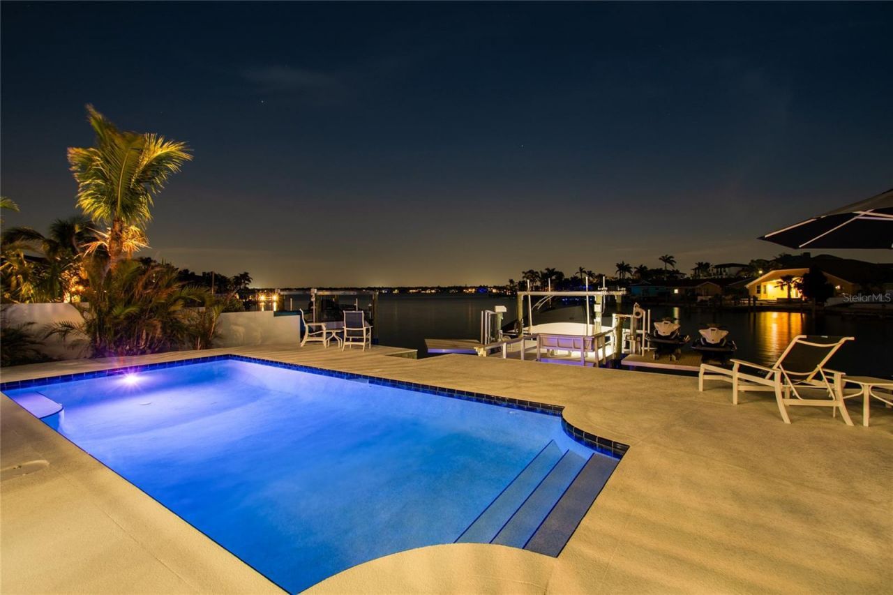 2233 Donato Drive, Belleair Beach, FL 33786 Photo