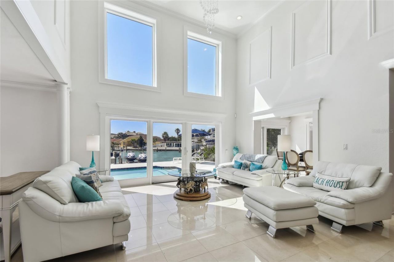 2233 Donato Drive, Belleair Beach, FL 33786 Photo