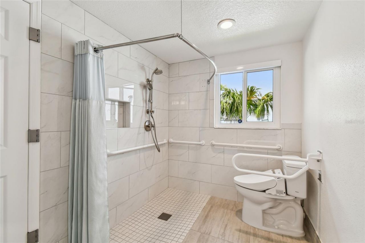 2233 Donato Drive, Belleair Beach, FL 33786 Photo