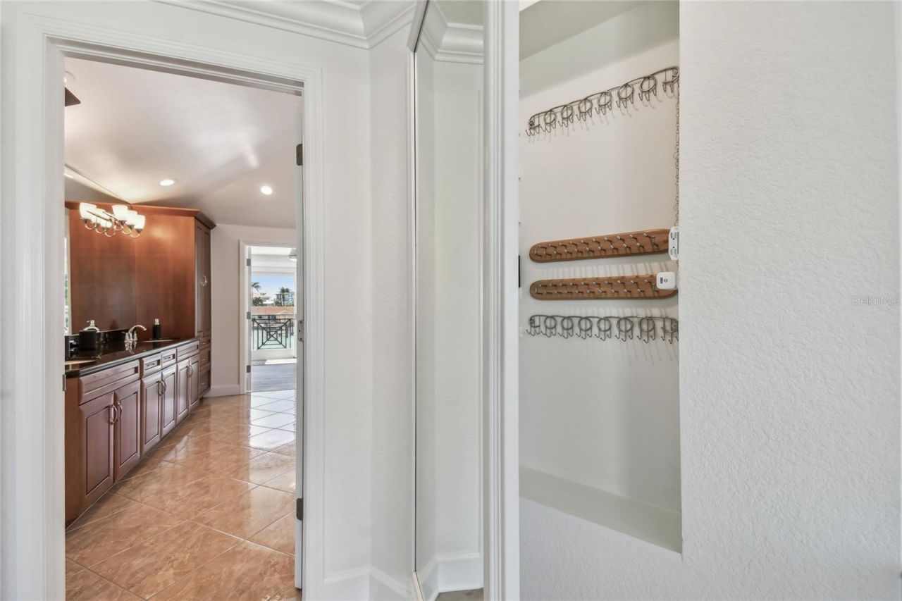 2233 Donato Drive, Belleair Beach, FL 33786 Photo