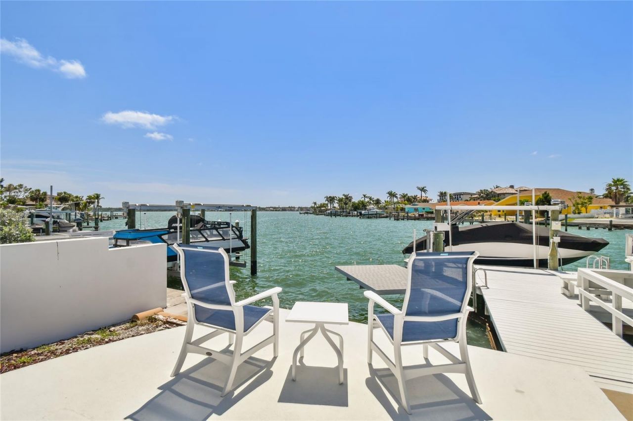 2233 Donato Drive, Belleair Beach, FL 33786 Photo