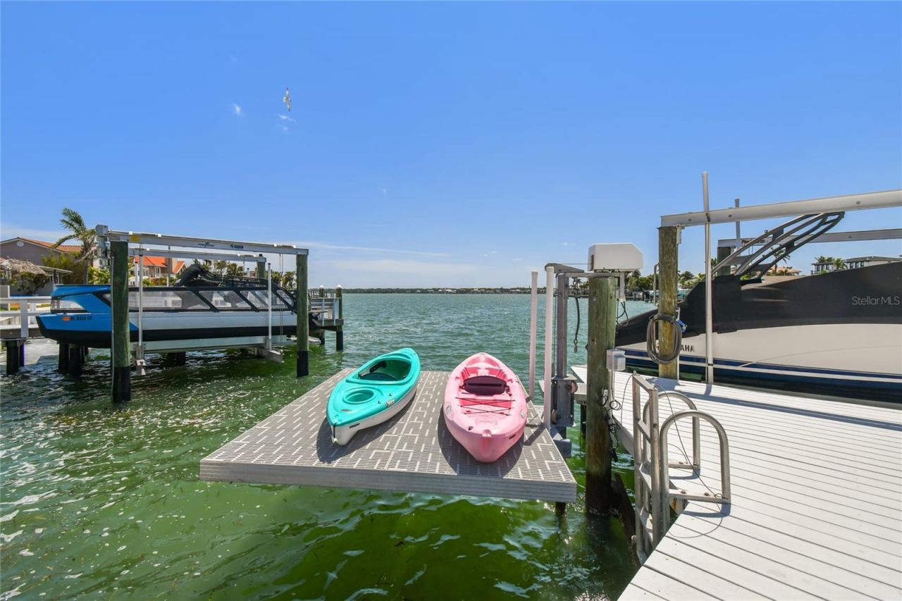 2233 Donato Drive, Belleair Beach, FL 33786 Photo