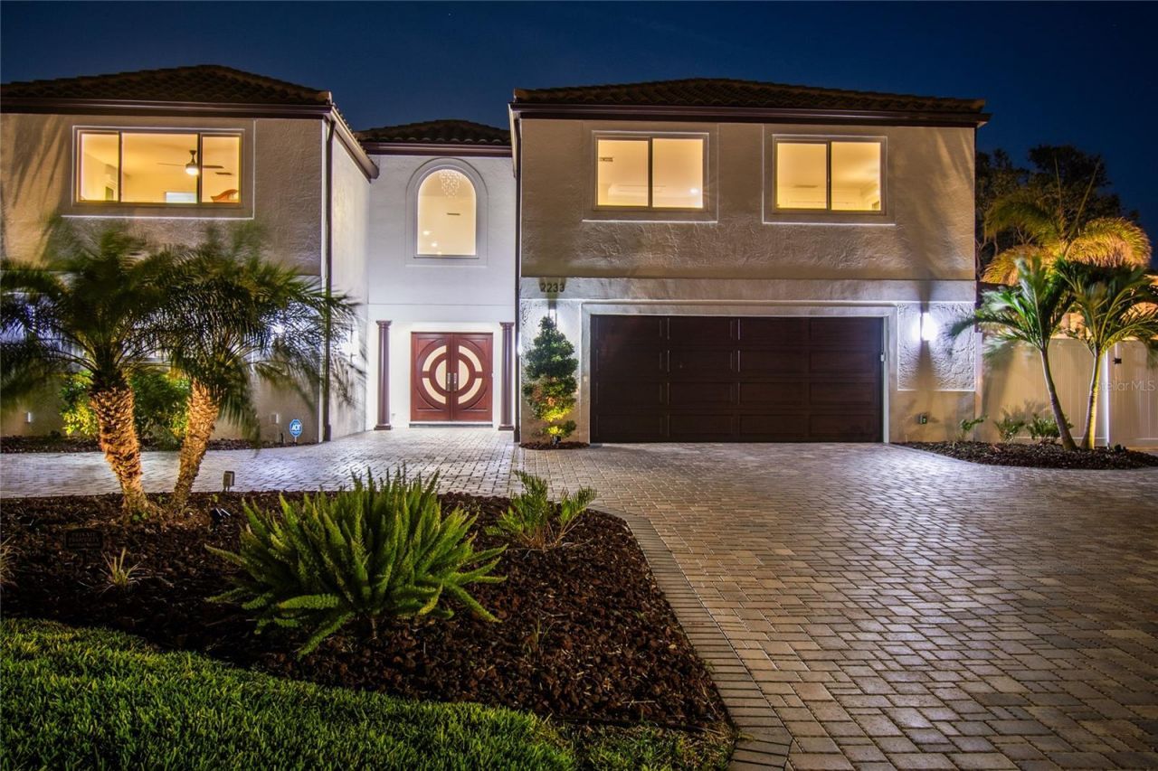 2233 Donato Drive, Belleair Beach, FL 33786 Photo