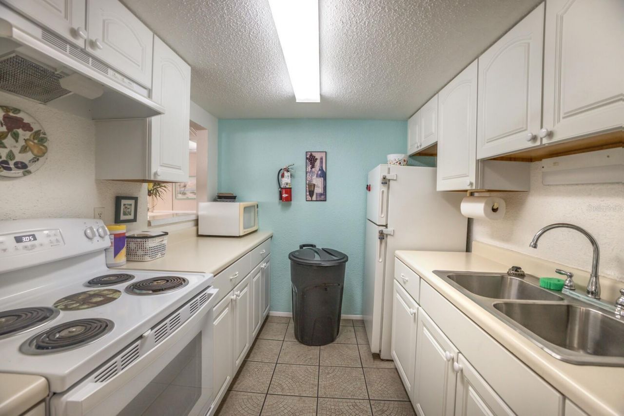 4015 Lake Bayshore Drive, Unit 108, Bradenton, FL 34205 Photo