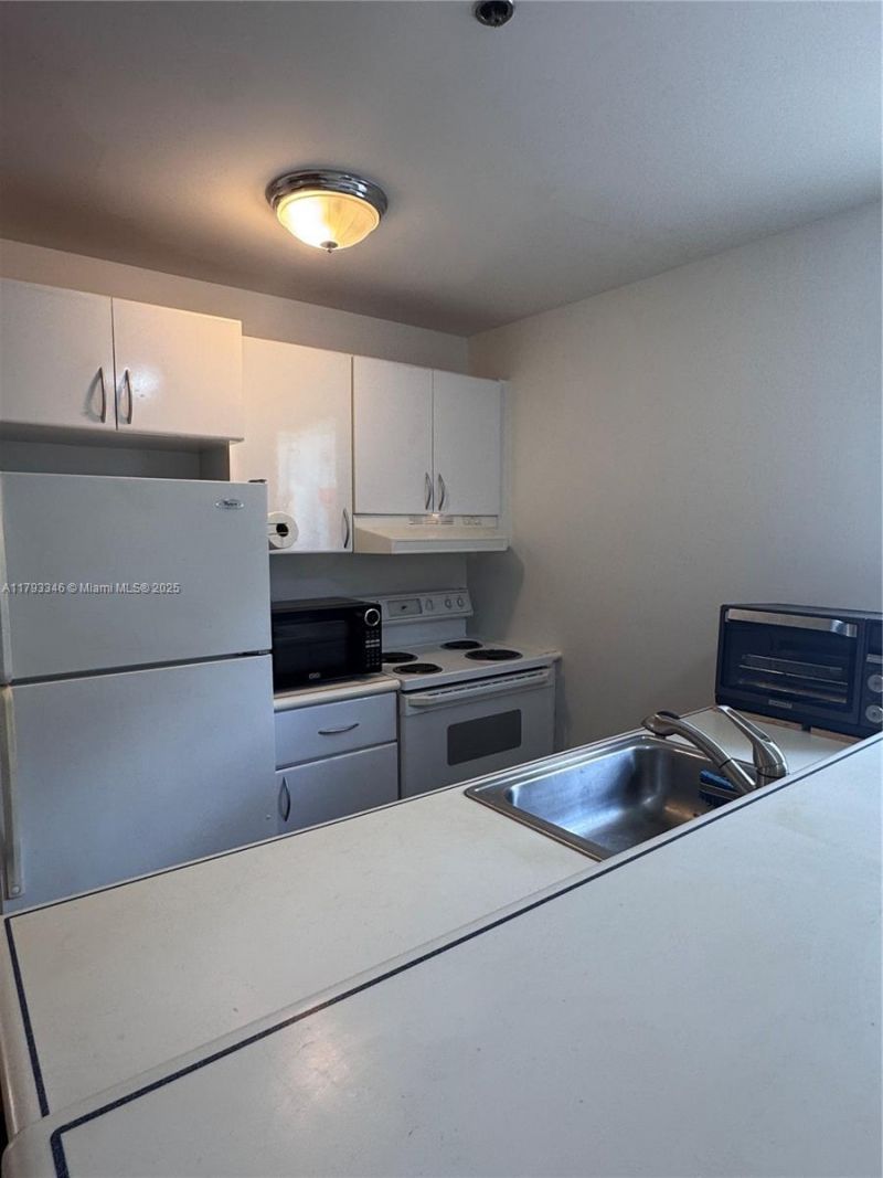 361 Collins Ave, Unit A2, Miami Beach, FL 33139 Photo