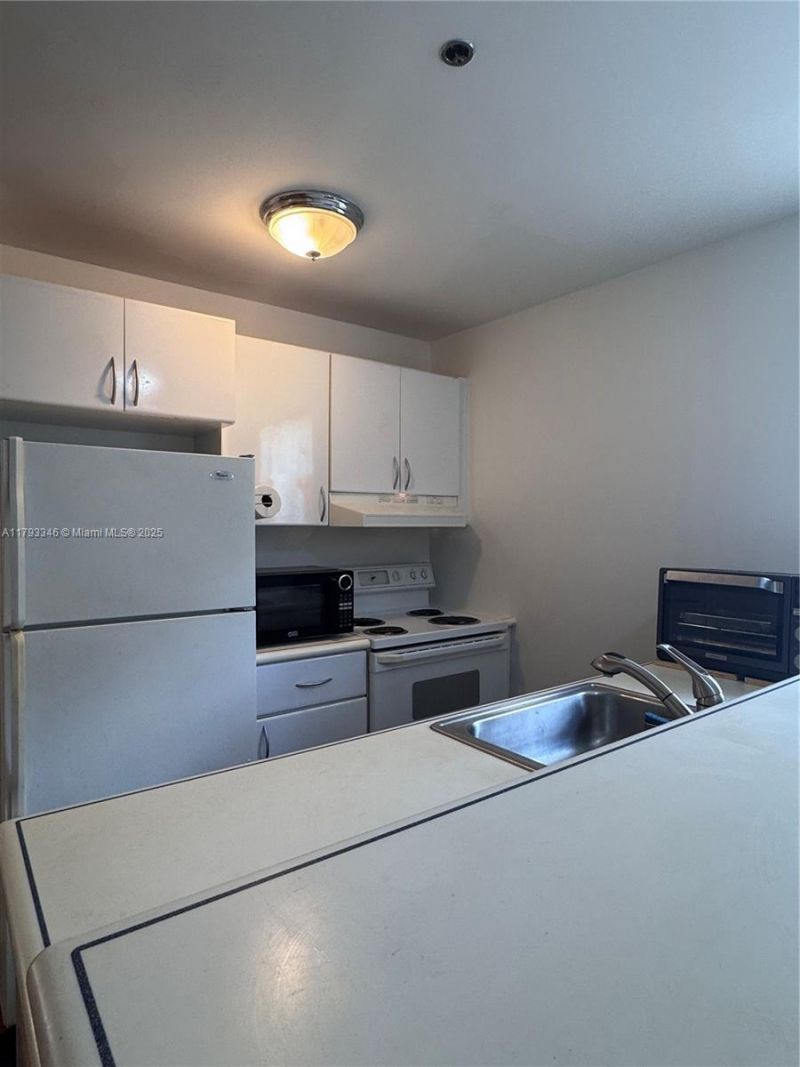 361 Collins Ave, Unit A2, Miami Beach, FL 33139 Photo