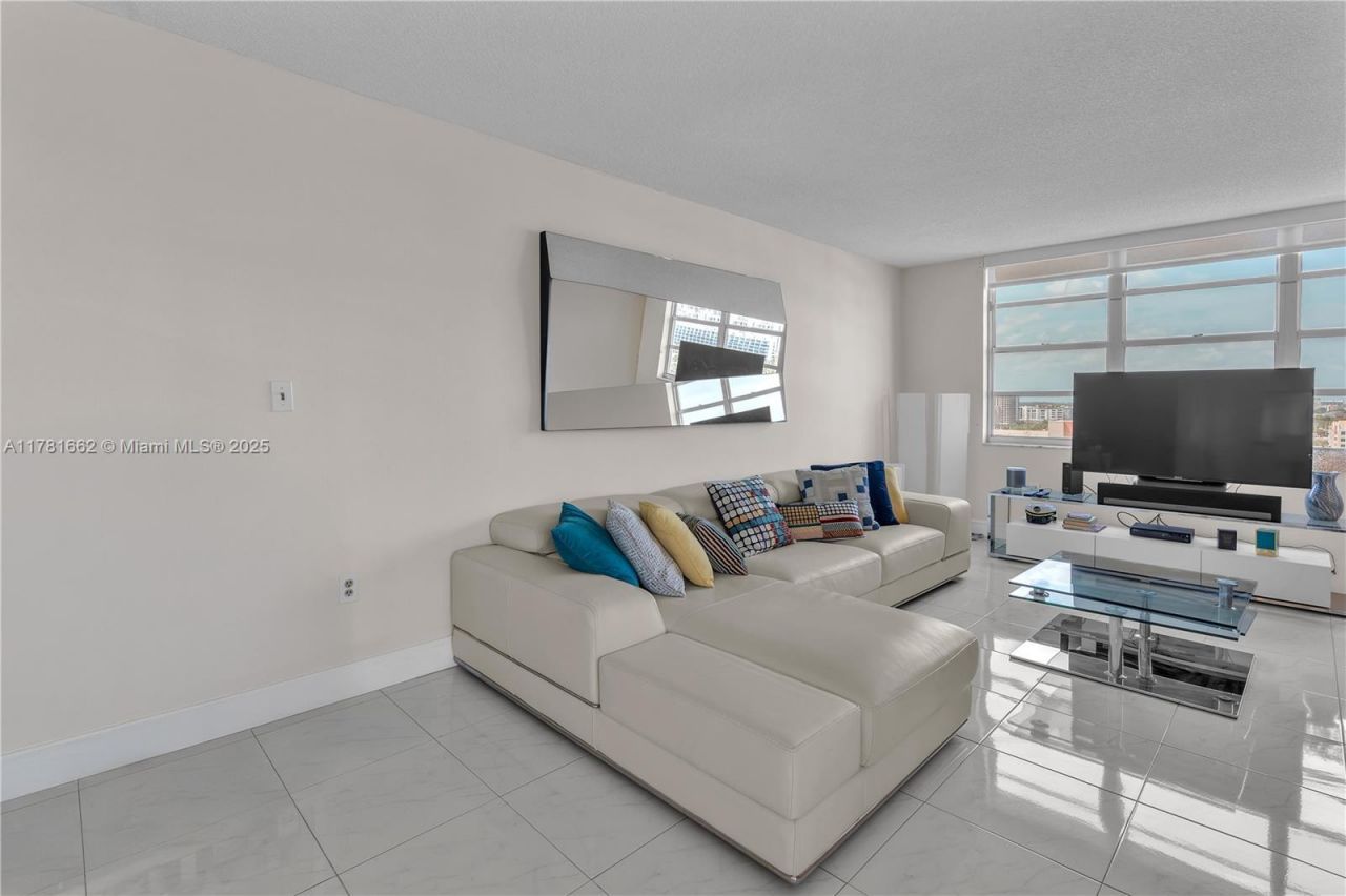 2780 NE 183rd St, Unit 1517, Aventura, FL 33160 Photo