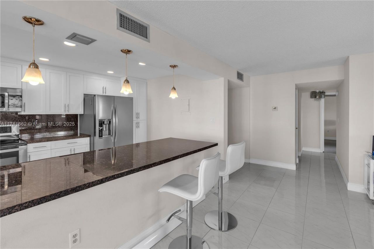 2780 NE 183rd St, Unit 1517, Aventura, FL 33160 Photo