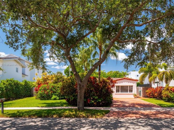 310 Woodcrest Rd, Key Biscayne, FL 33149