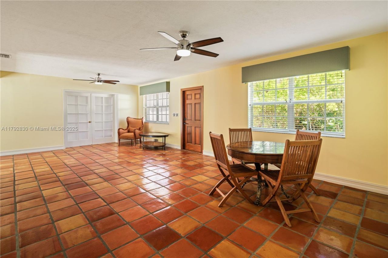 310 Woodcrest Rd, Key Biscayne, FL 33149 Photo