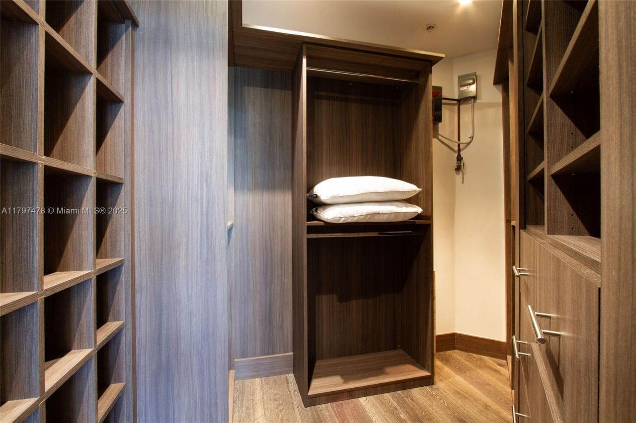 701 Crandon Blvd, Unit 402, Key Biscayne, FL 33149 Photo