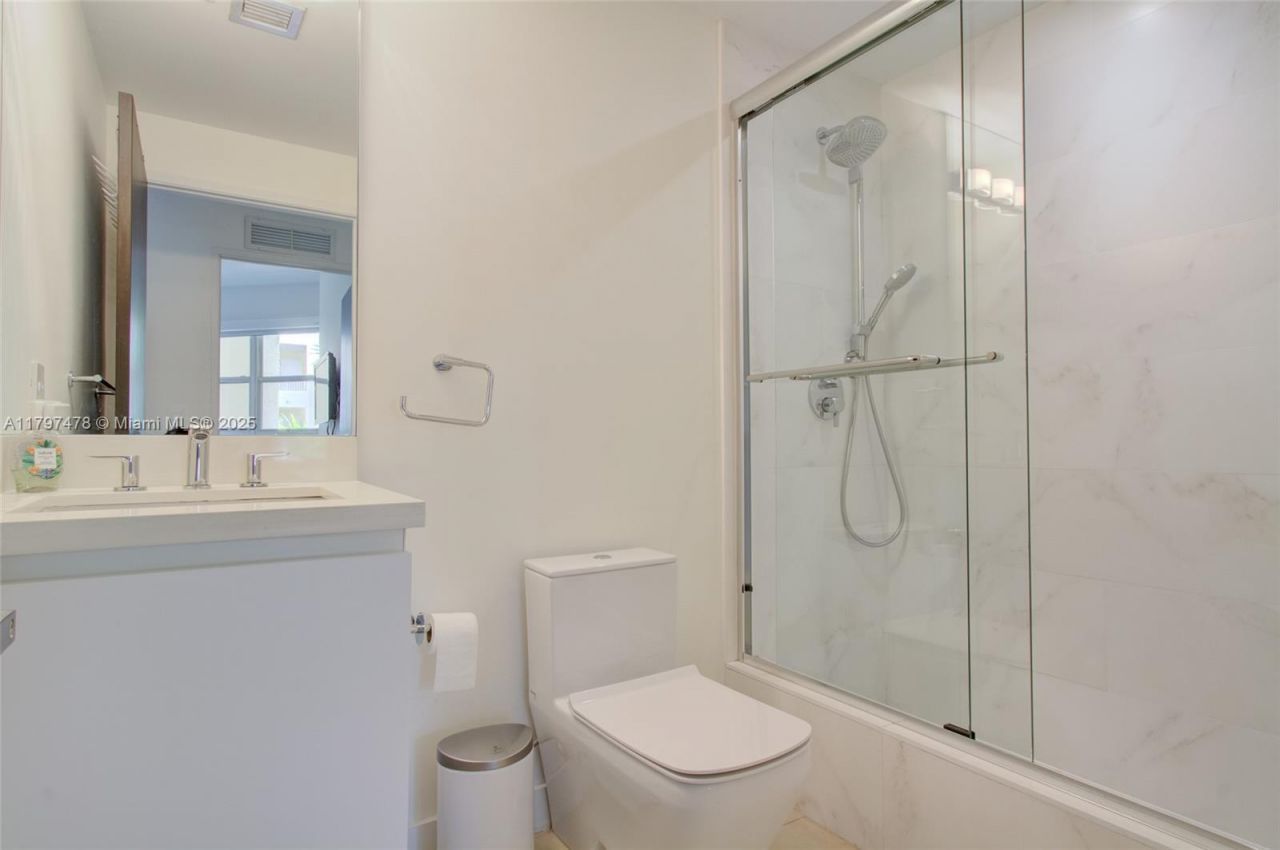 701 Crandon Blvd, Unit 402, Key Biscayne, FL 33149 Photo