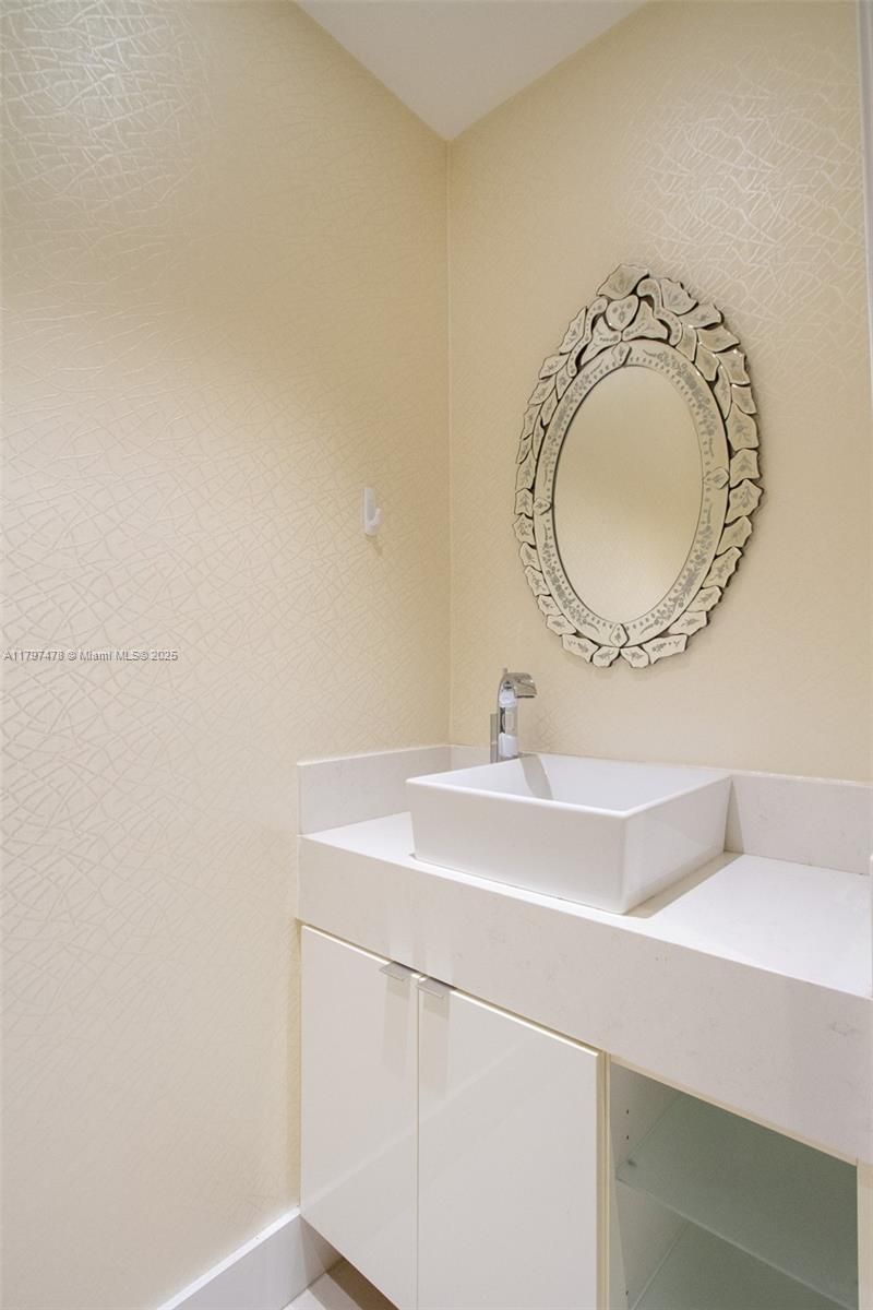 701 Crandon Blvd, Unit 402, Key Biscayne, FL 33149 Photo