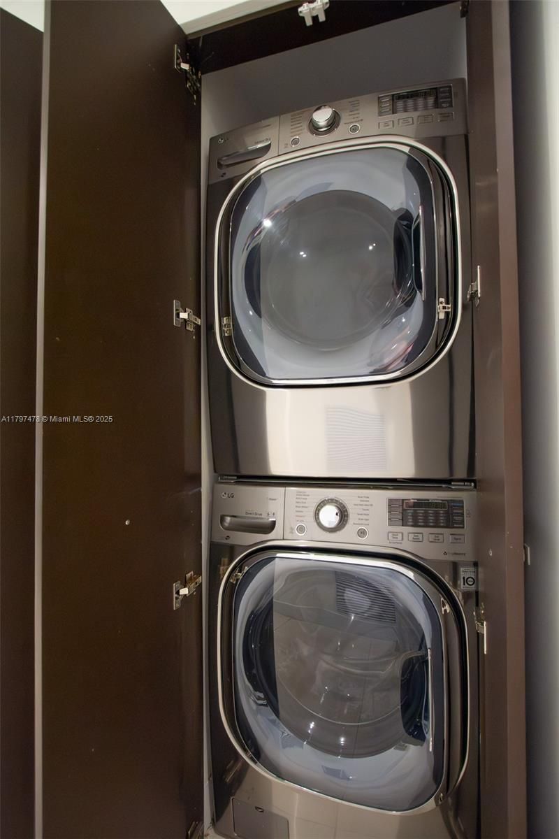 701 Crandon Blvd, Unit 402, Key Biscayne, FL 33149 Photo