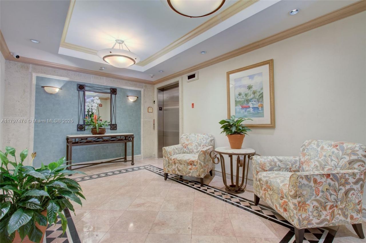 701 Crandon Blvd, Unit 402, Key Biscayne, FL 33149 Photo