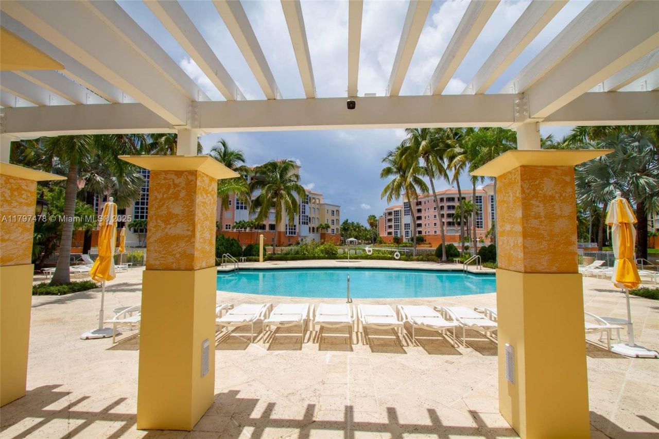 701 Crandon Blvd, Unit 402, Key Biscayne, FL 33149 Photo