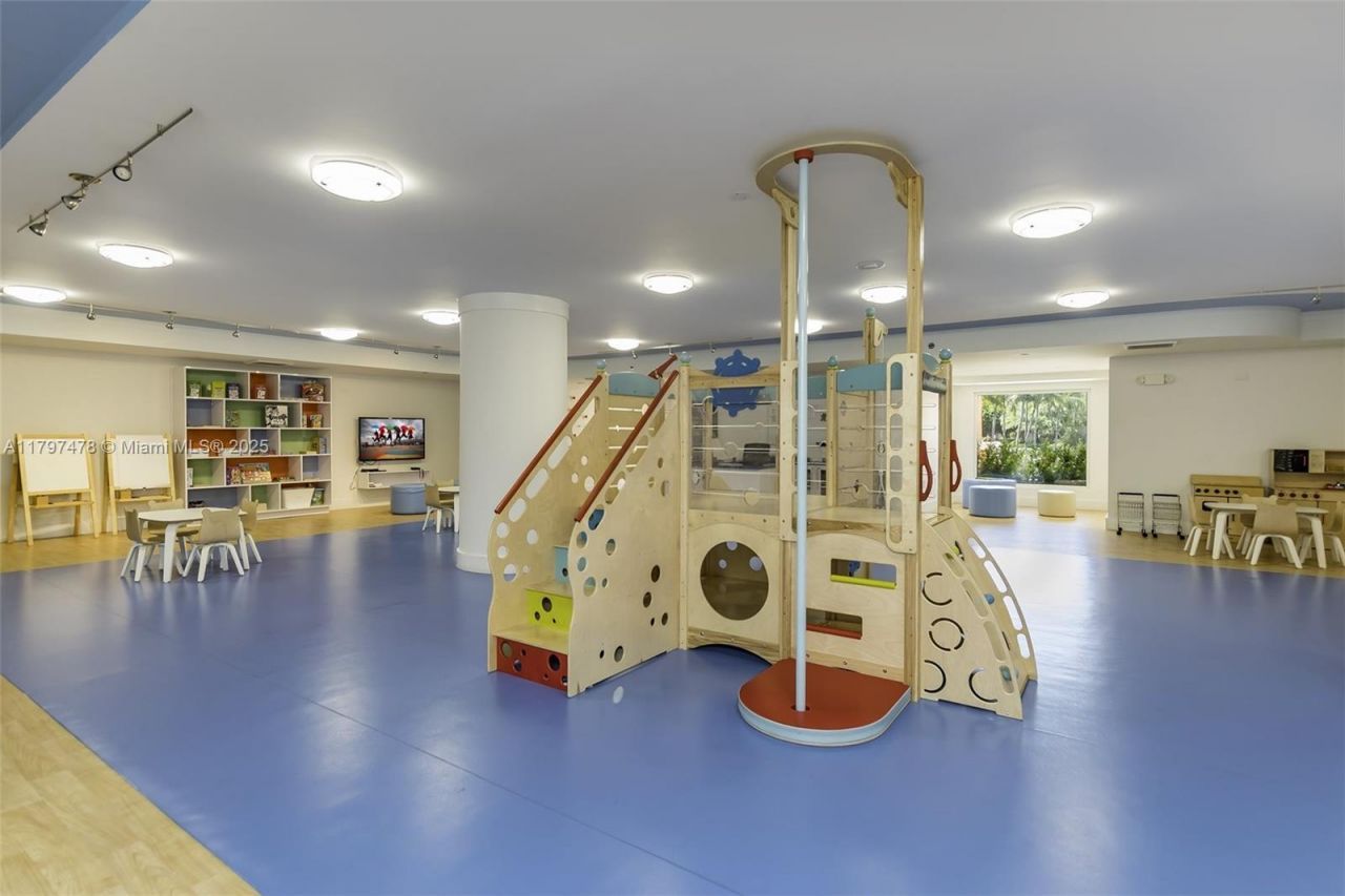 701 Crandon Blvd, Unit 402, Key Biscayne, FL 33149 Photo