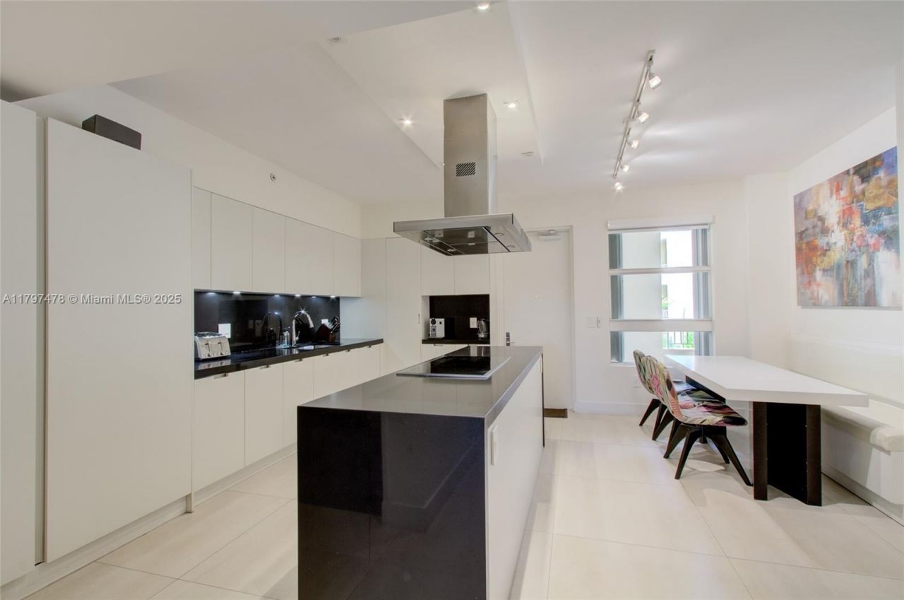 701 Crandon Blvd, Unit 402, Key Biscayne, FL 33149 Photo