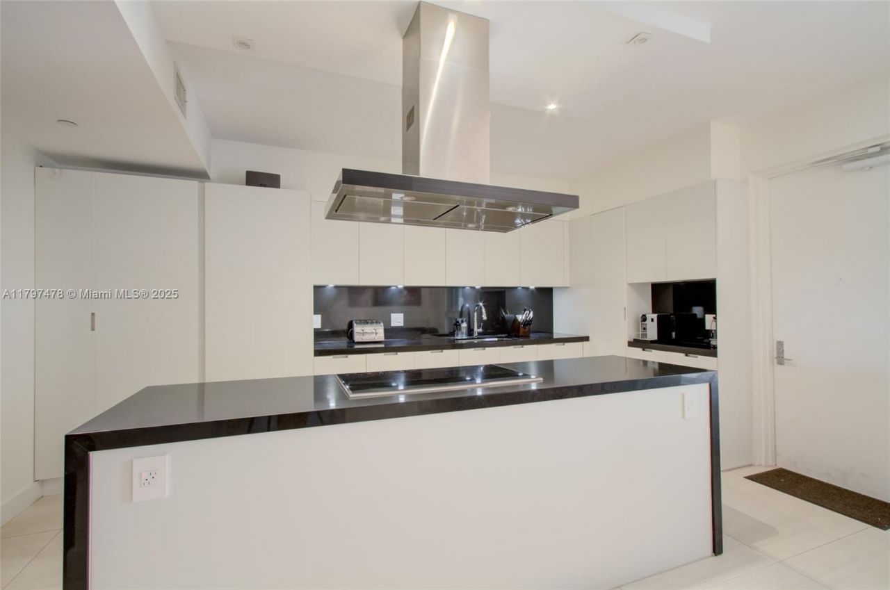 701 Crandon Blvd, Unit 402, Key Biscayne, FL 33149 Photo