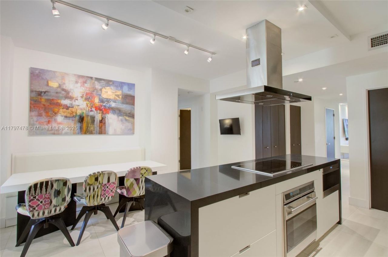 701 Crandon Blvd, Unit 402, Key Biscayne, FL 33149 Photo