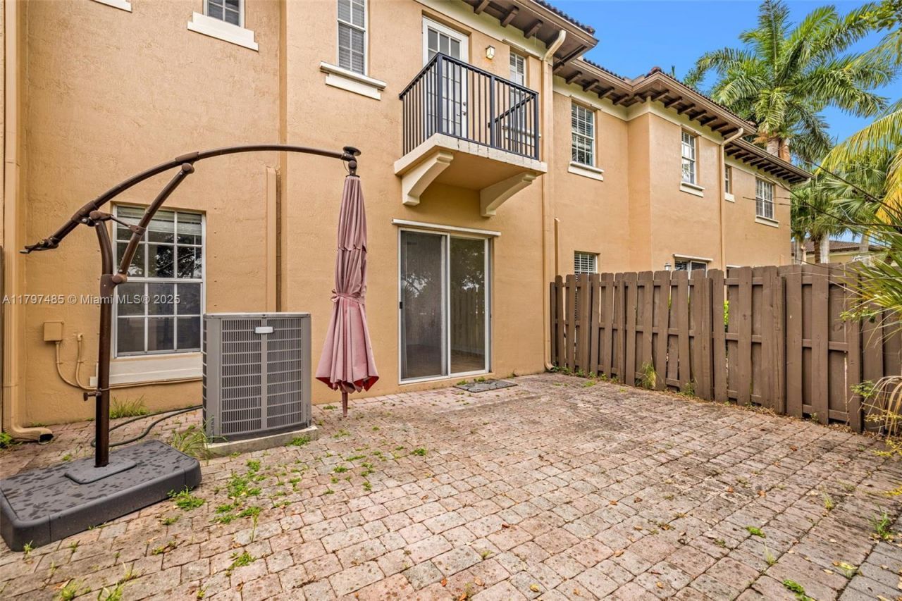 8706 Blaze Ct, Davie, FL 33328 Photo