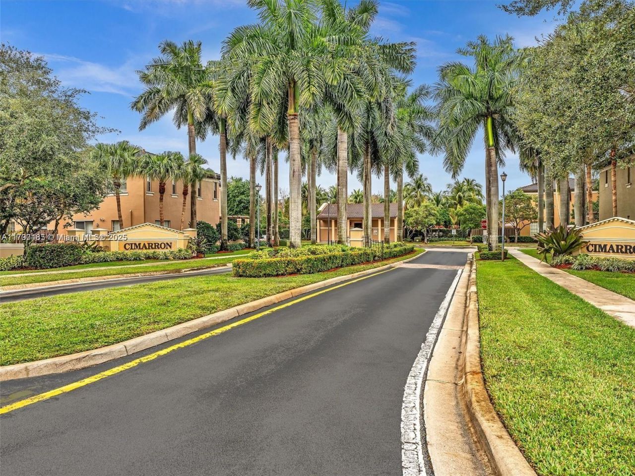 8706 Blaze Ct, Davie, FL 33328 Photo