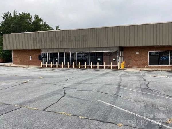 128 Fairway Shopping Center Center, Hudson, NC 28638