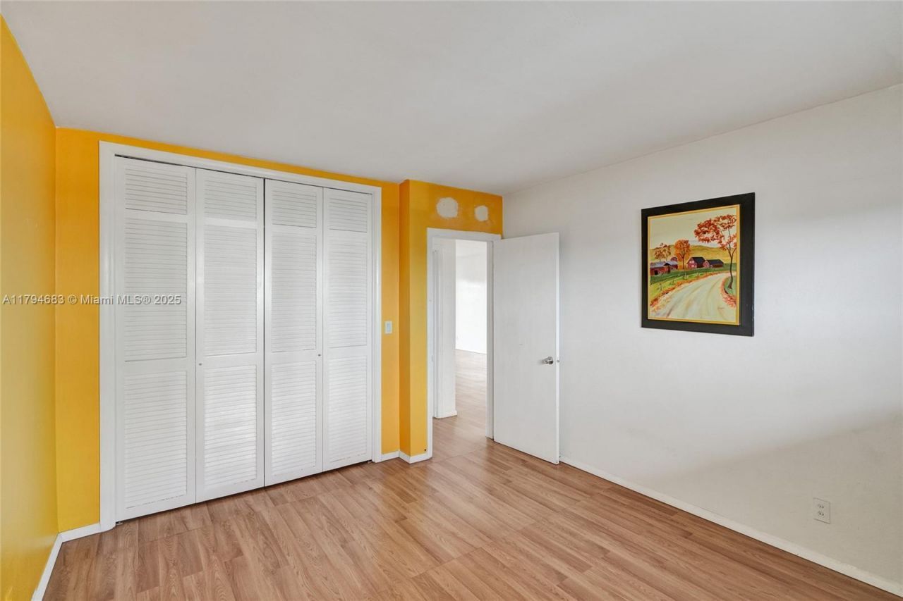 13105 Ixora Ct, Unit 319, North Miami, FL 33181 Photo