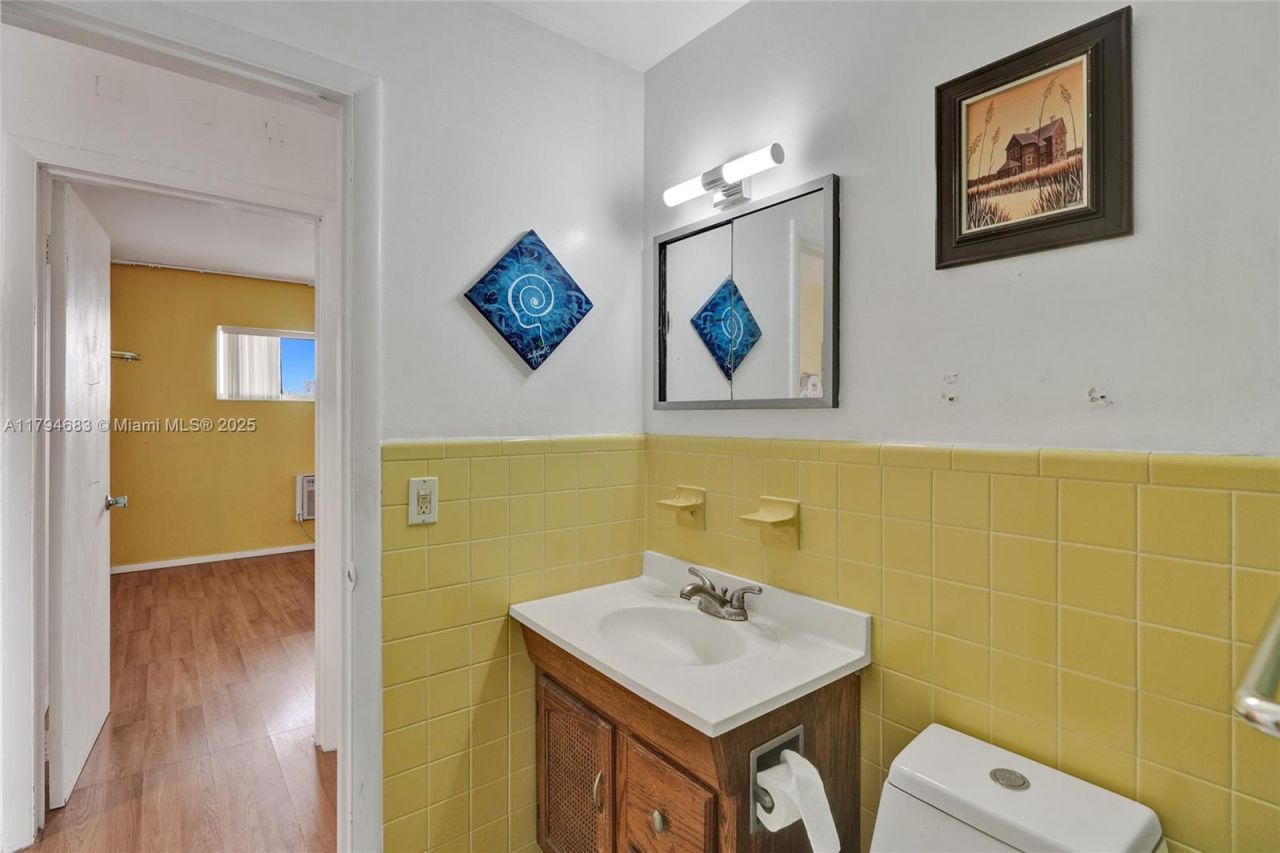 13105 Ixora Ct, Unit 319, North Miami, FL 33181 Photo