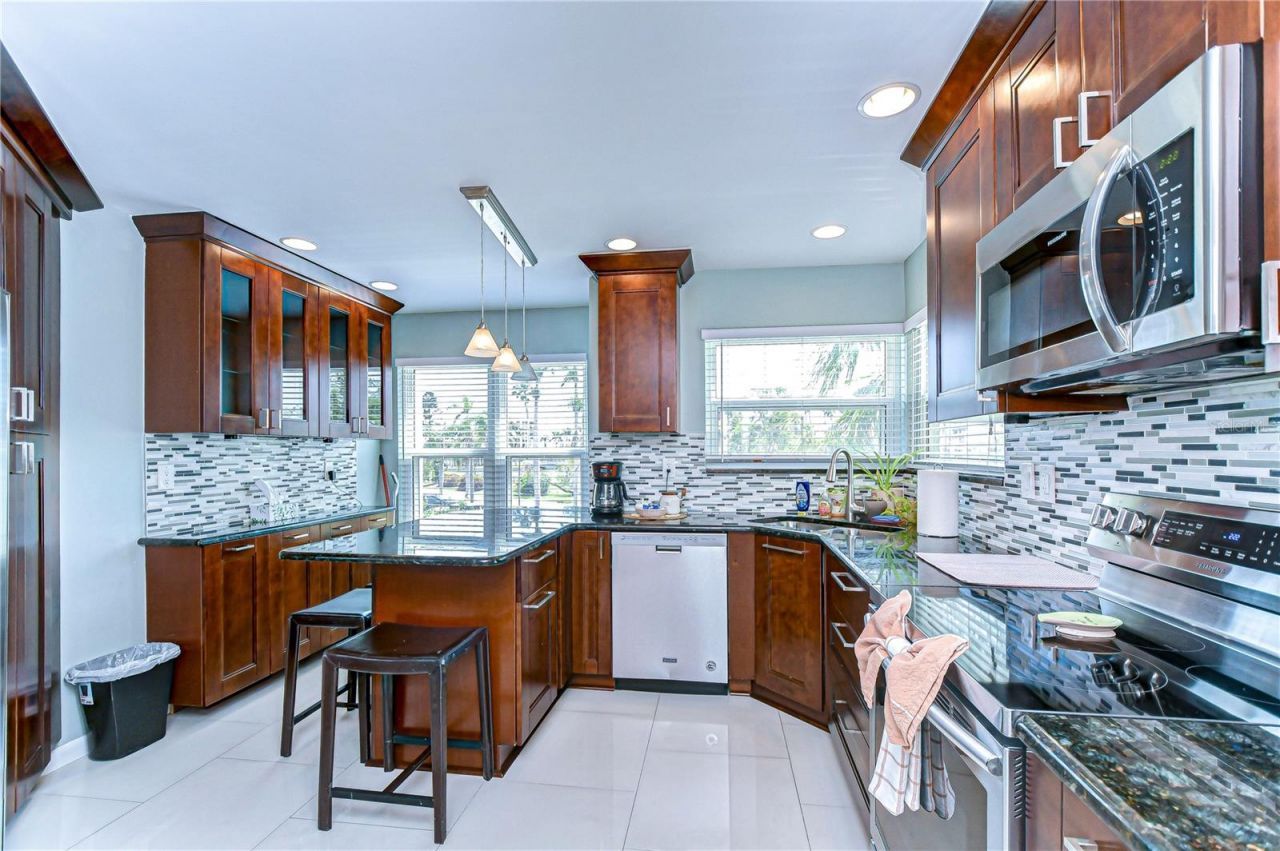 6191 Bahia Del Mar Boulevard, Unit 205, Saint Petersburg, FL 33715 Photo