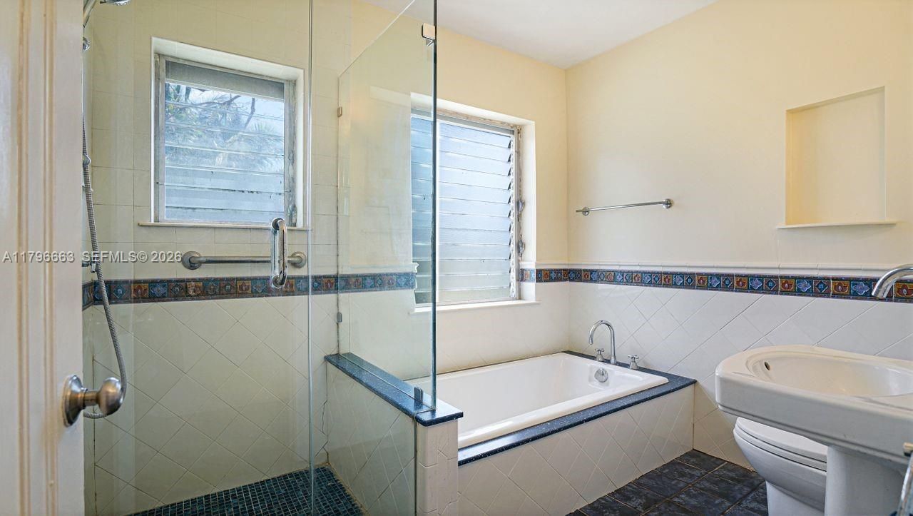 1423 Biarritz Dr, Miami Beach, FL 33141 Photo