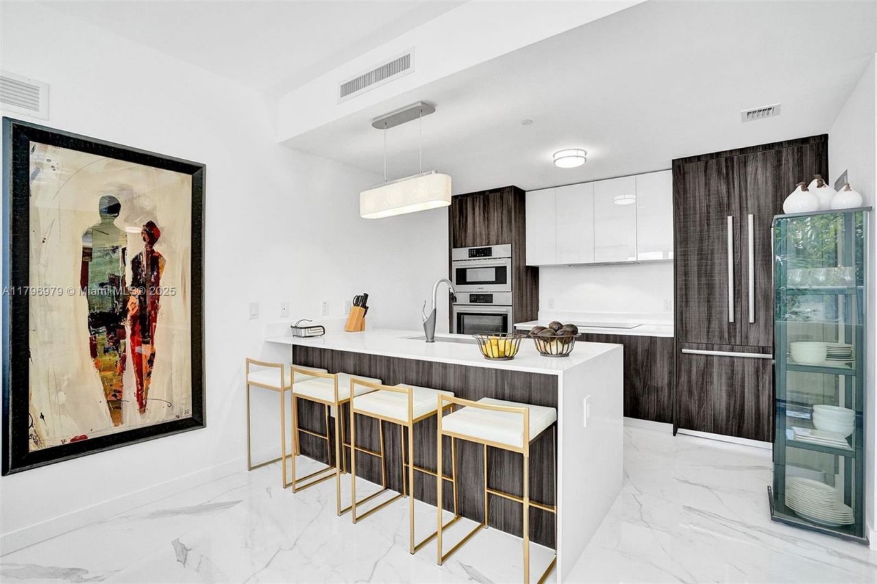 488 NE 18th St, Unit 208, Miami, FL 33132 Photo