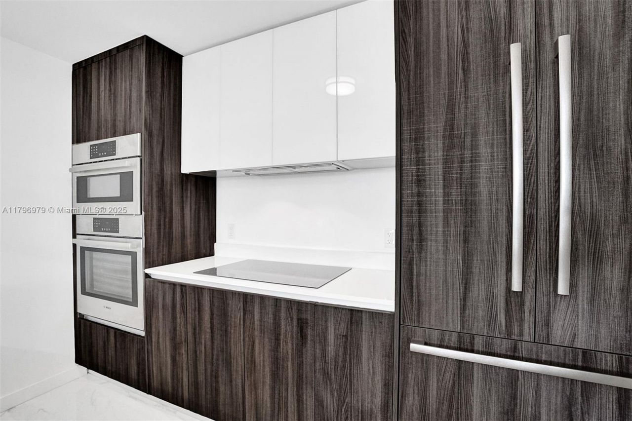 488 NE 18th St, Unit 208, Miami, FL 33132 Photo