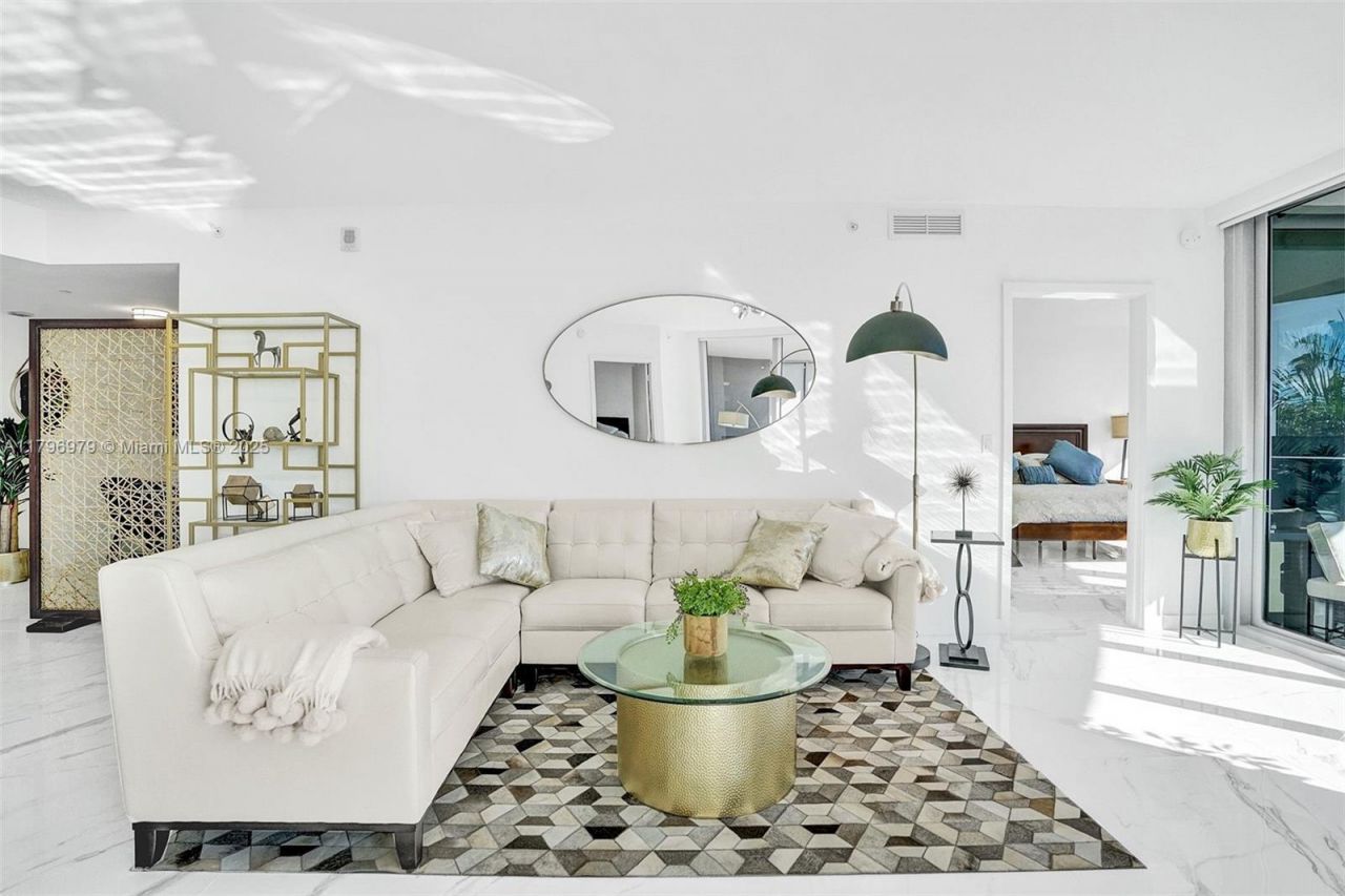 488 NE 18th St, Unit 208, Miami, FL 33132 Photo