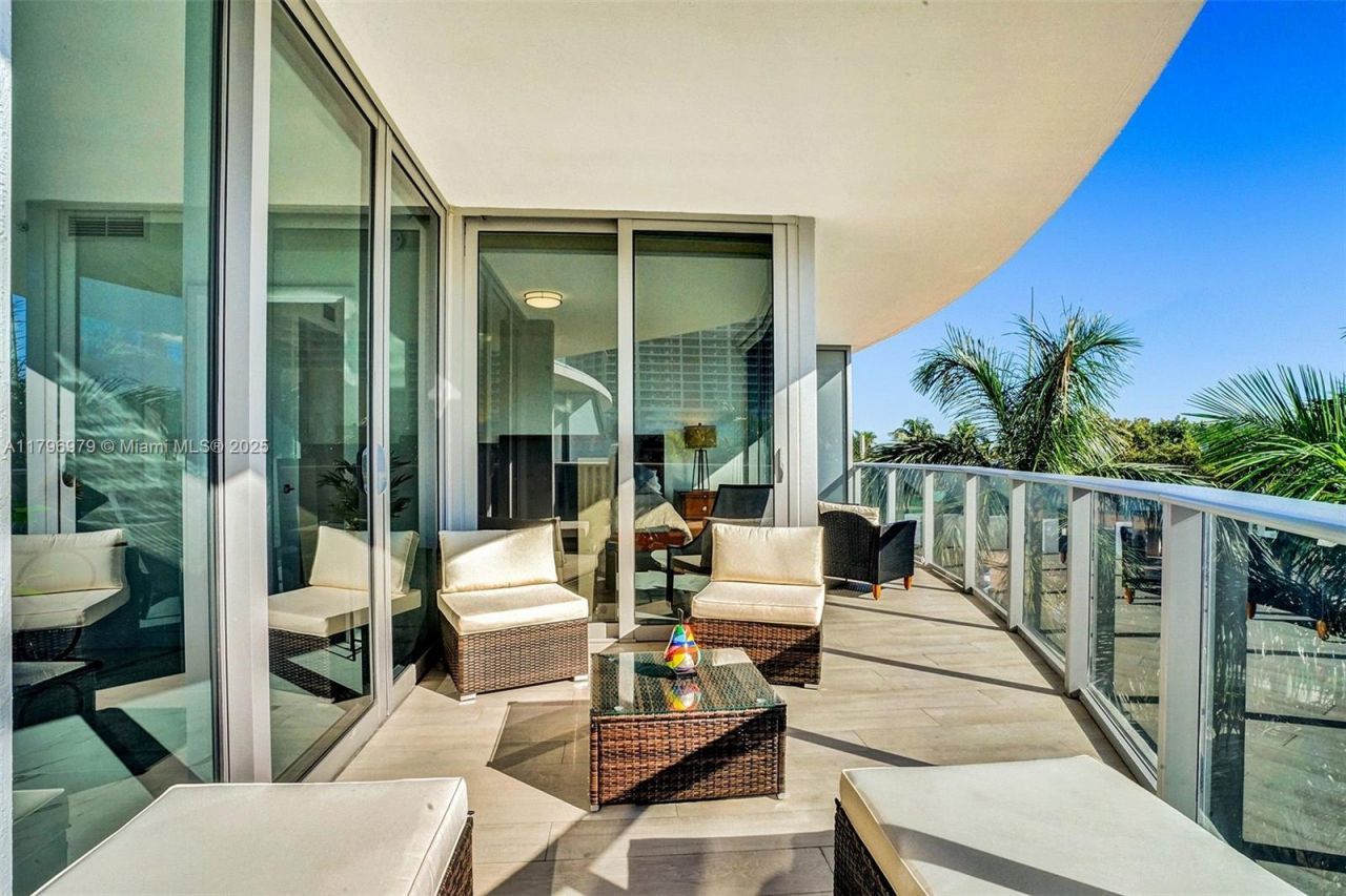 488 NE 18th St, Unit 208, Miami, FL 33132 Photo