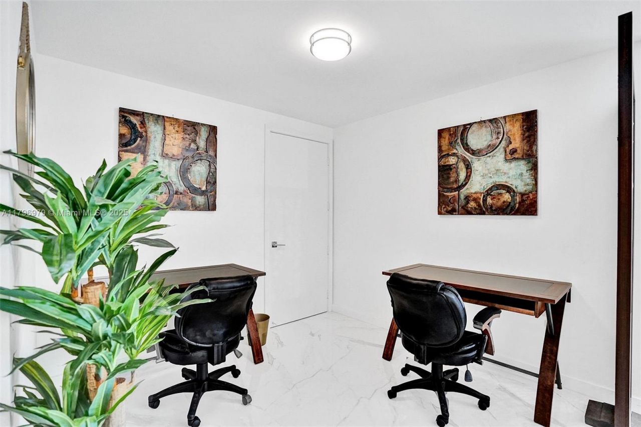 488 NE 18th St, Unit 208, Miami, FL 33132 Photo