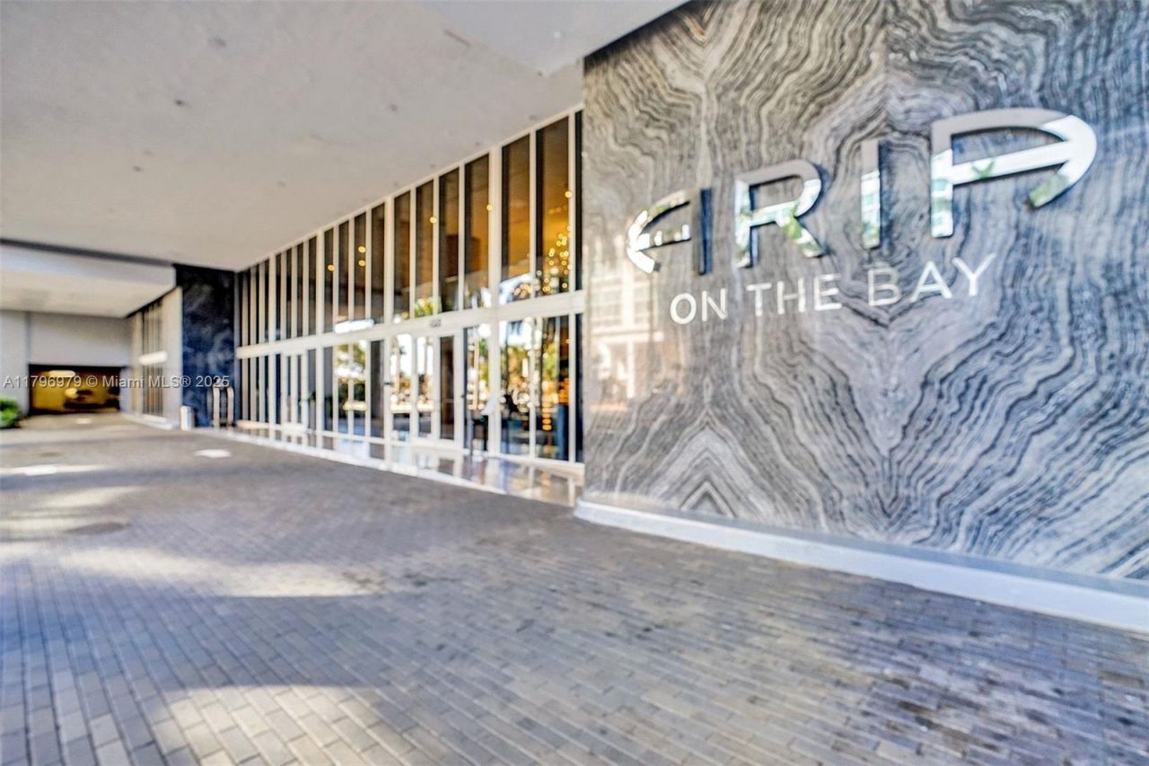 488 NE 18th St, Unit 208, Miami, FL 33132 Photo