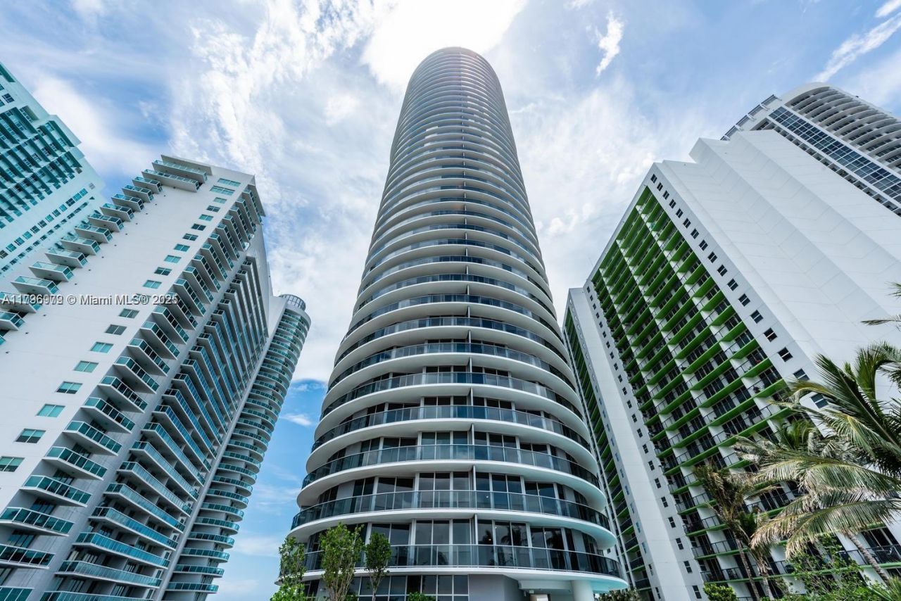 488 NE 18th St, Unit 208, Miami, FL 33132 Photo