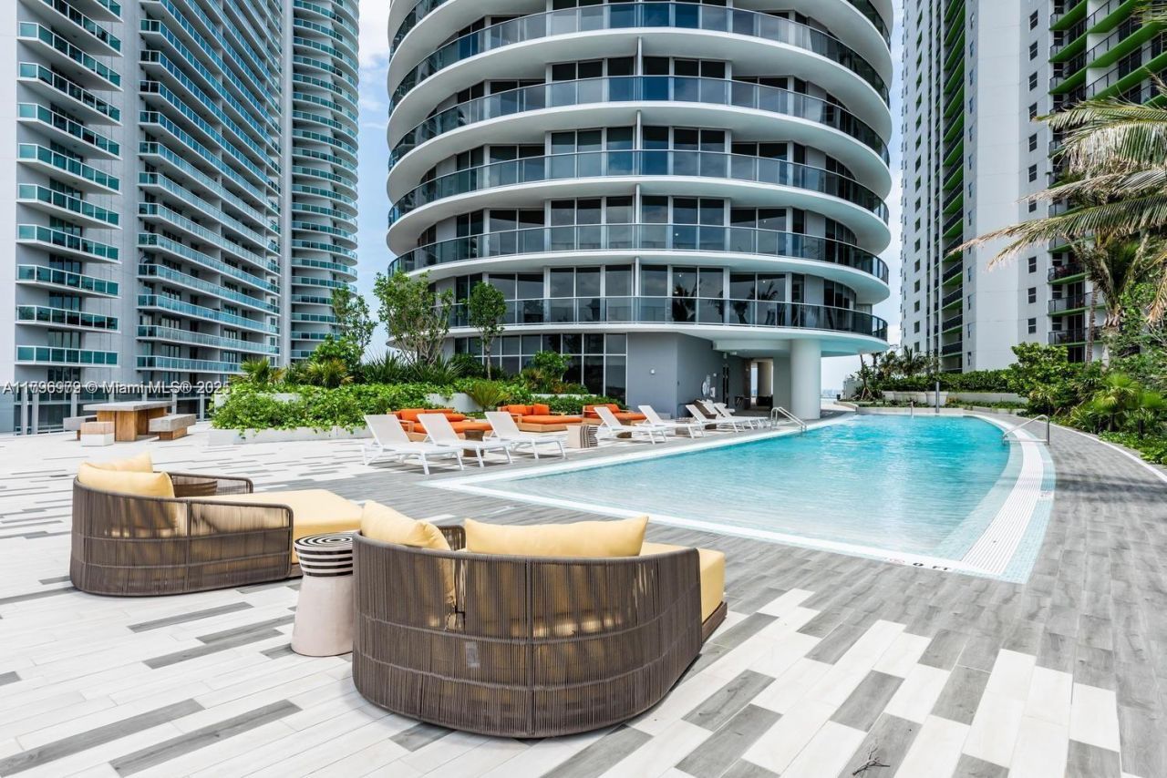 488 NE 18th St, Unit 208, Miami, FL 33132 Photo