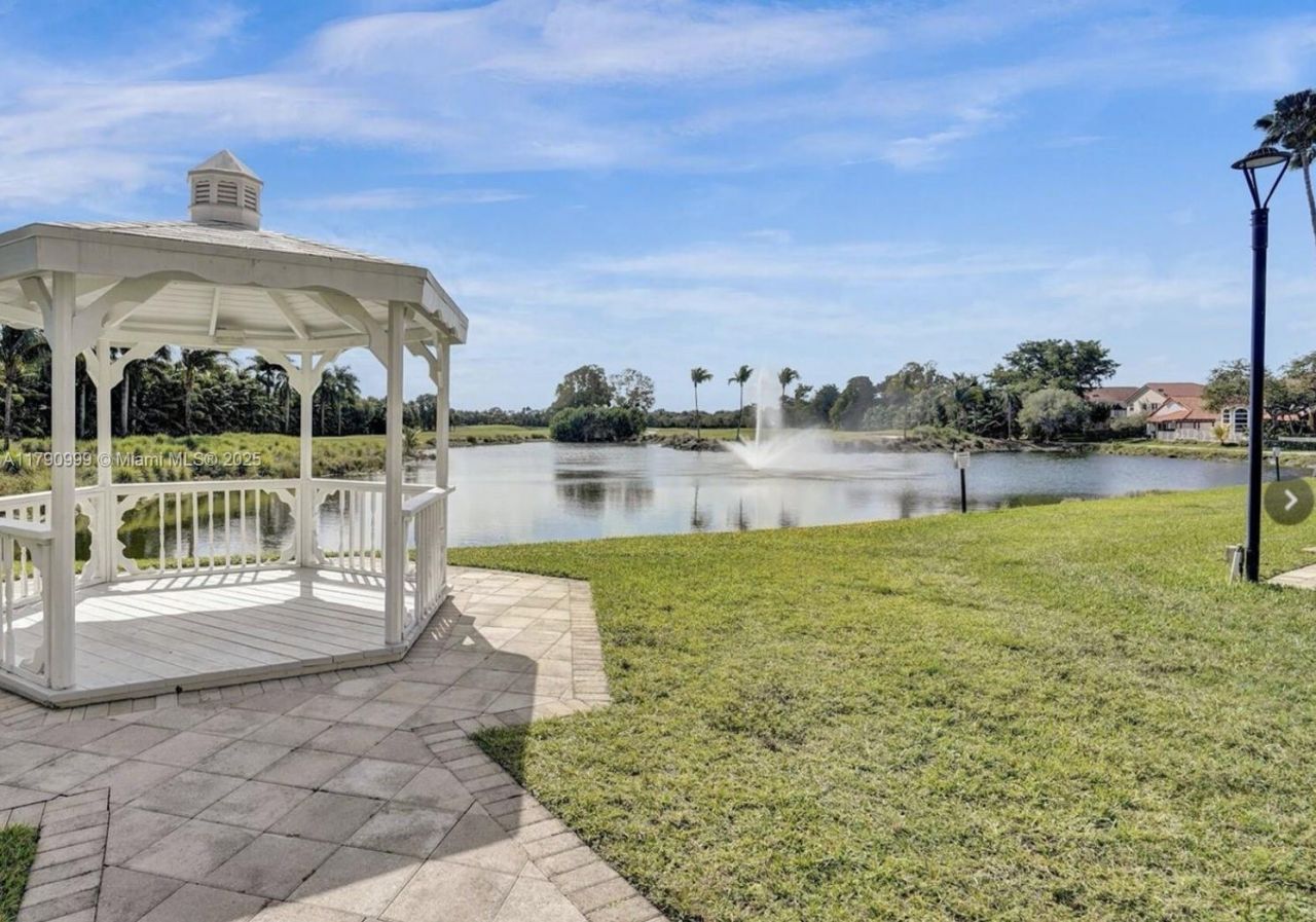 9725 NW 52nd St, Unit 407, Doral, FL 33178 Photo