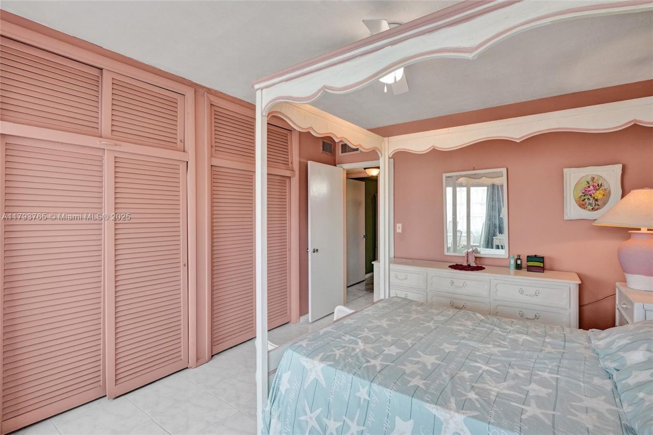 18746 NE 18th Ave, Unit 146, Miami, FL 33179 Photo