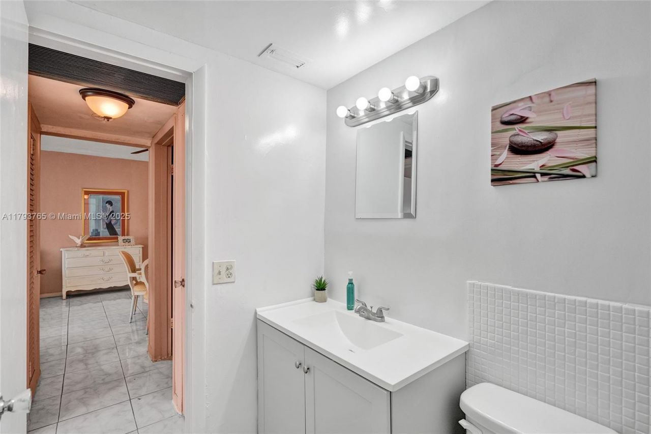 18746 NE 18th Ave, Unit 146, Miami, FL 33179 Photo