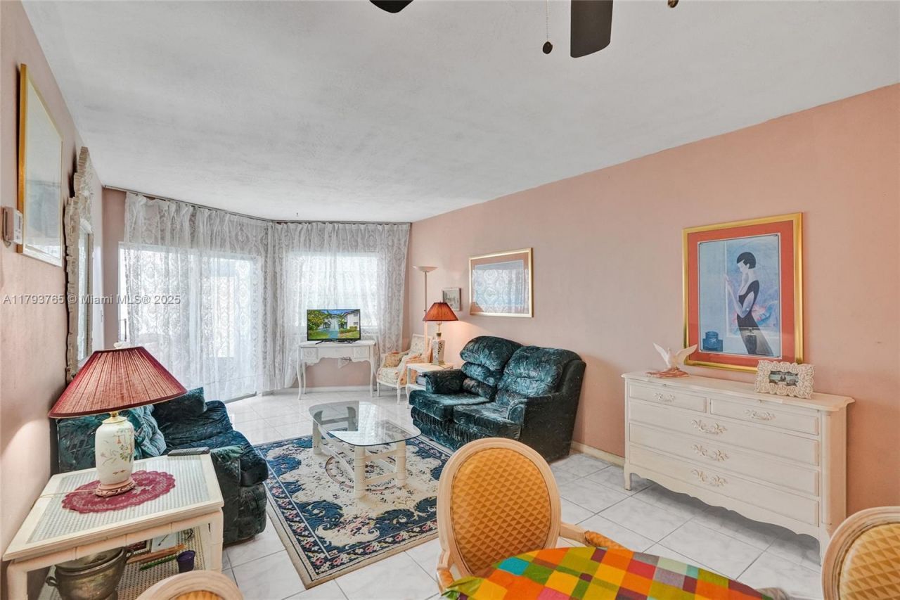 18746 NE 18th Ave, Unit 146, Miami, FL 33179 Photo