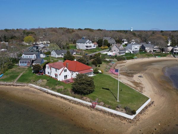 56 Rip Van Winkle Way, Buzzards Bay, MA 02532