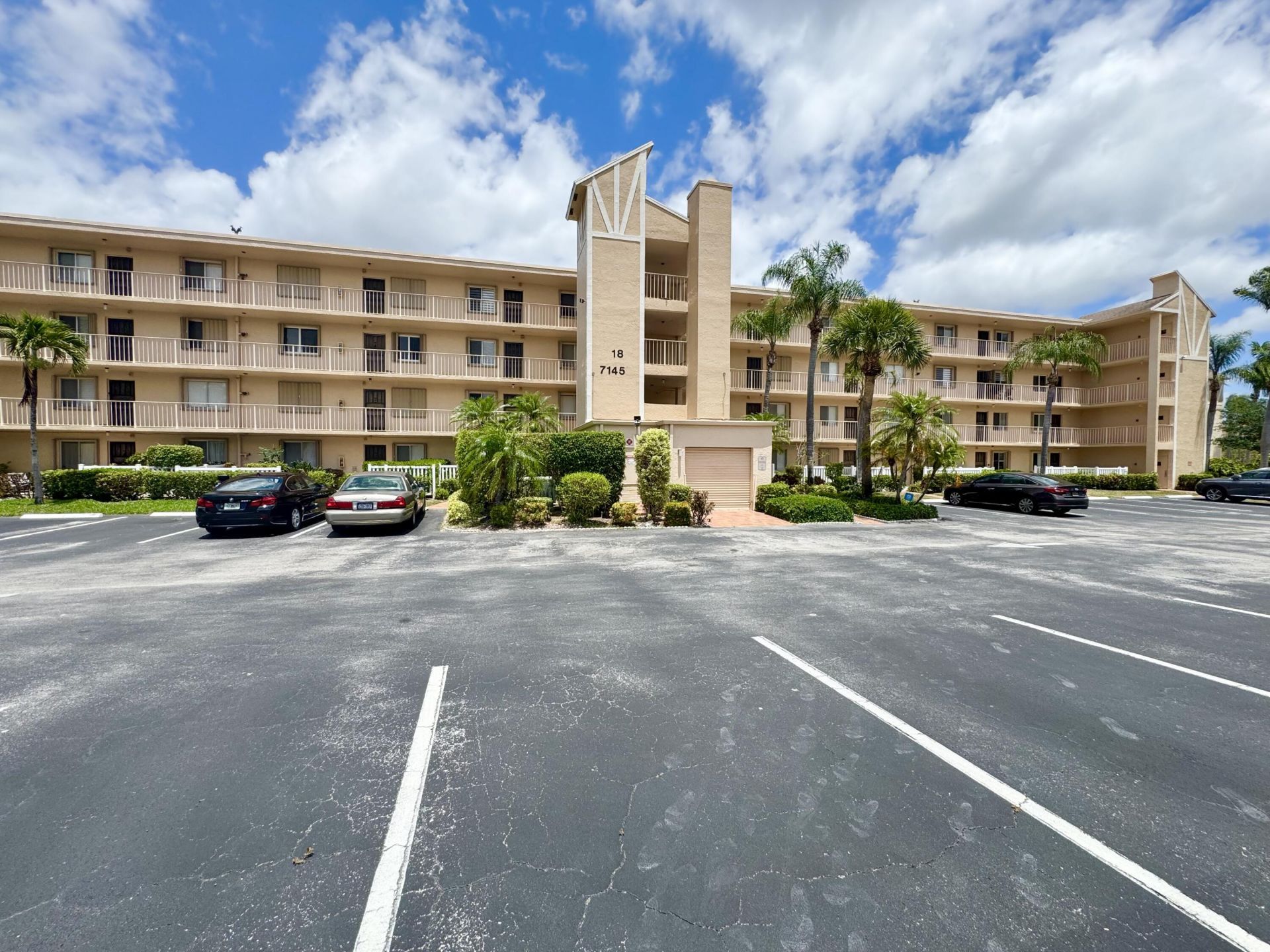 7145 Huntington Lane, Unit 102, Delray Beach, FL 33446 Photo