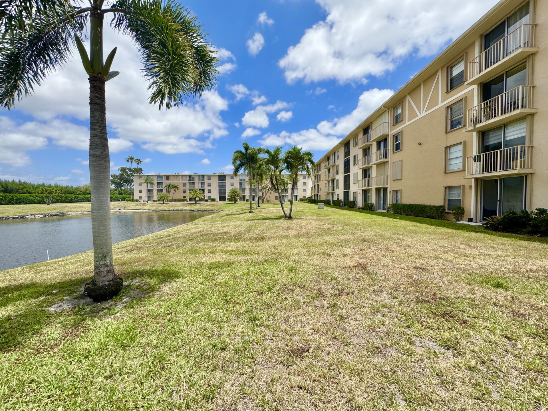 7145 Huntington Lane, Unit 102, Delray Beach, FL 33446 Photo