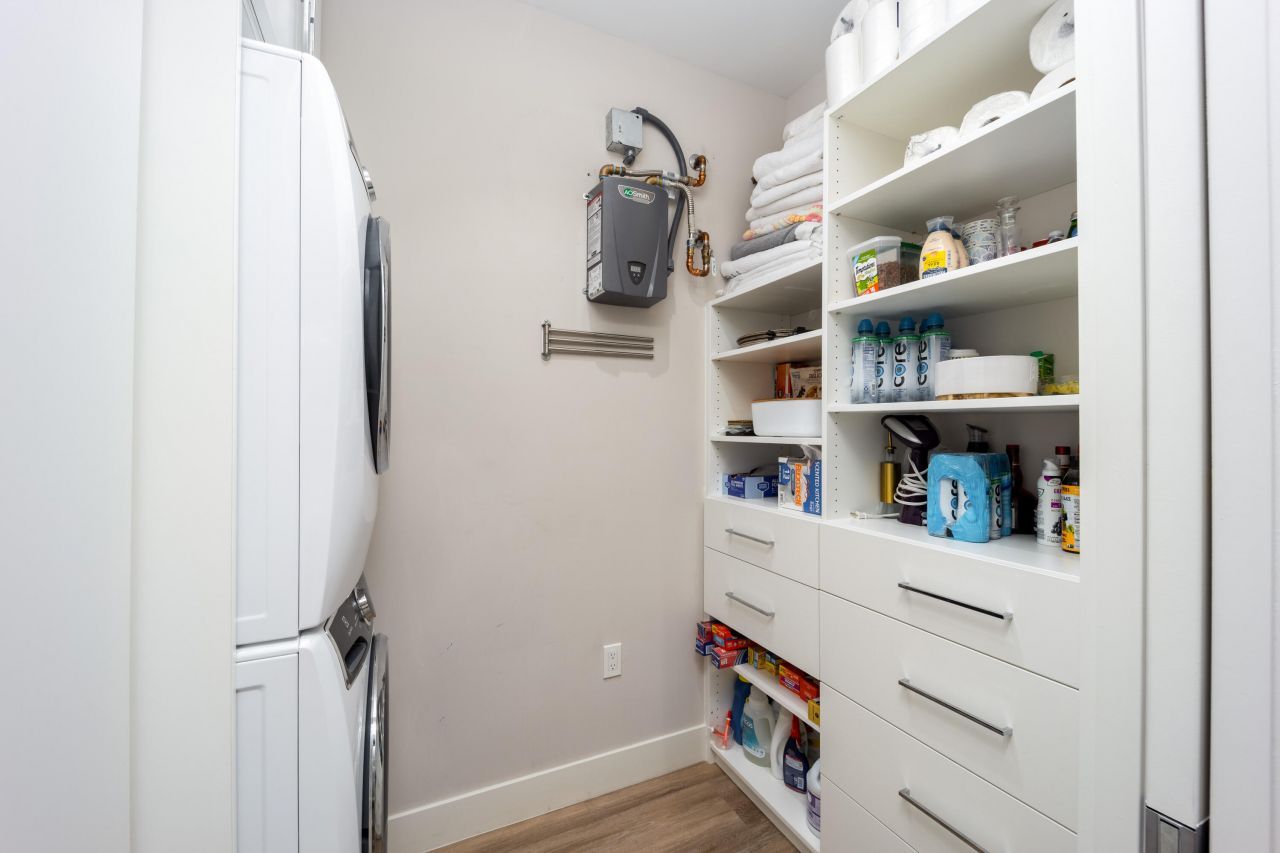 41 SW Seminole Street, Unit 208, Stuart, FL 34994 Photo